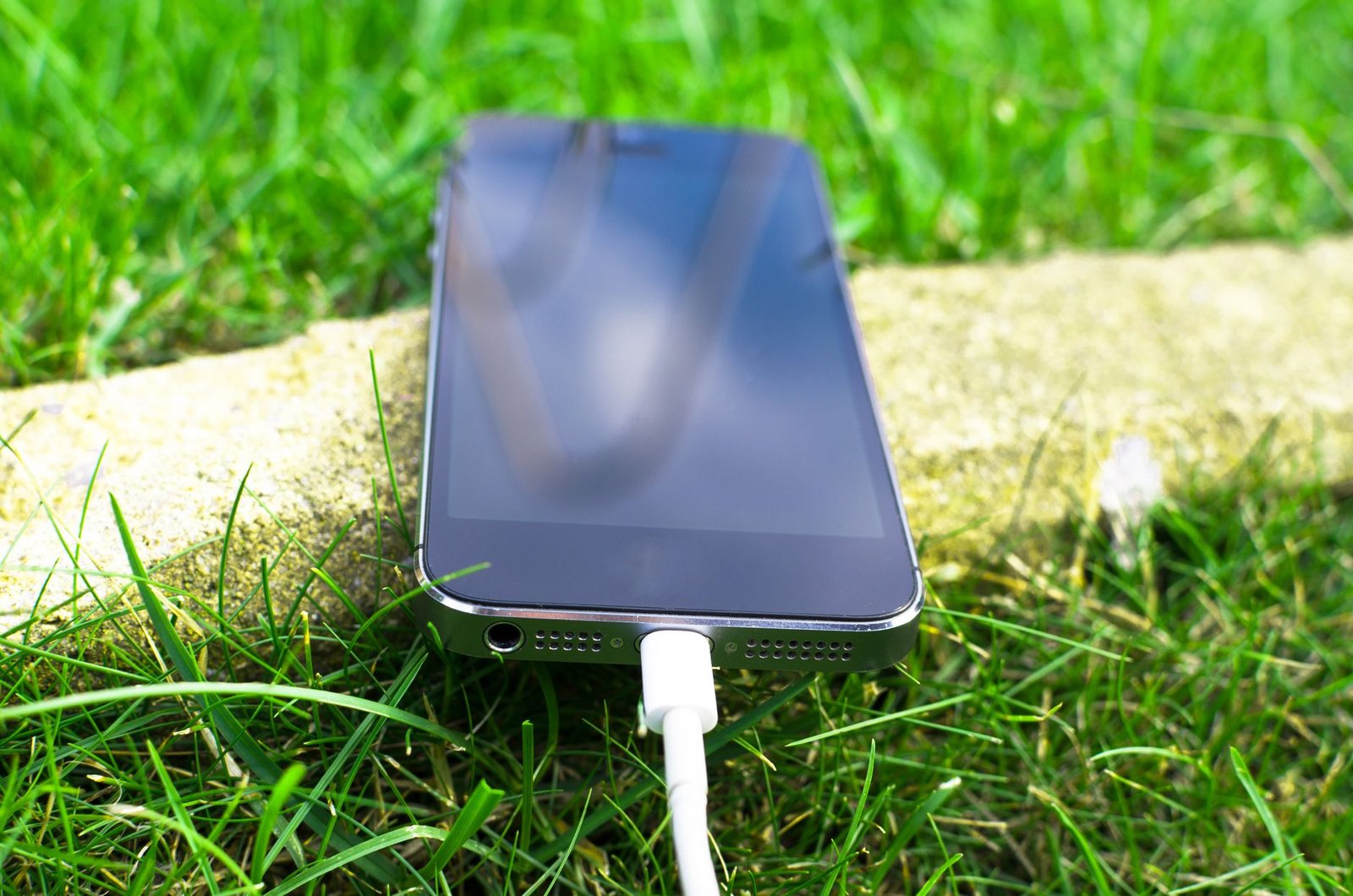 Digital Detox for the Soul: Protecting Your Energy in a Hyper-Connected World